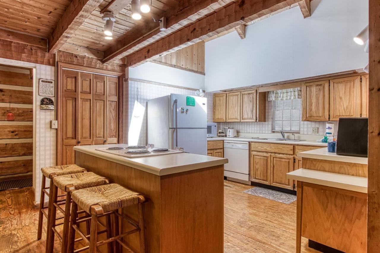 Valhalla - Private Rustic Getaway Cabin Sevierville Exterior photo